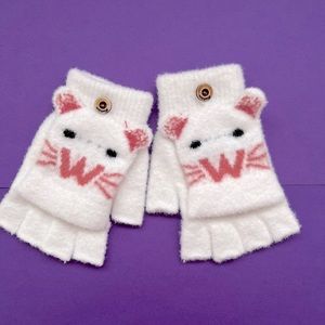 Little girls cartoon gloves